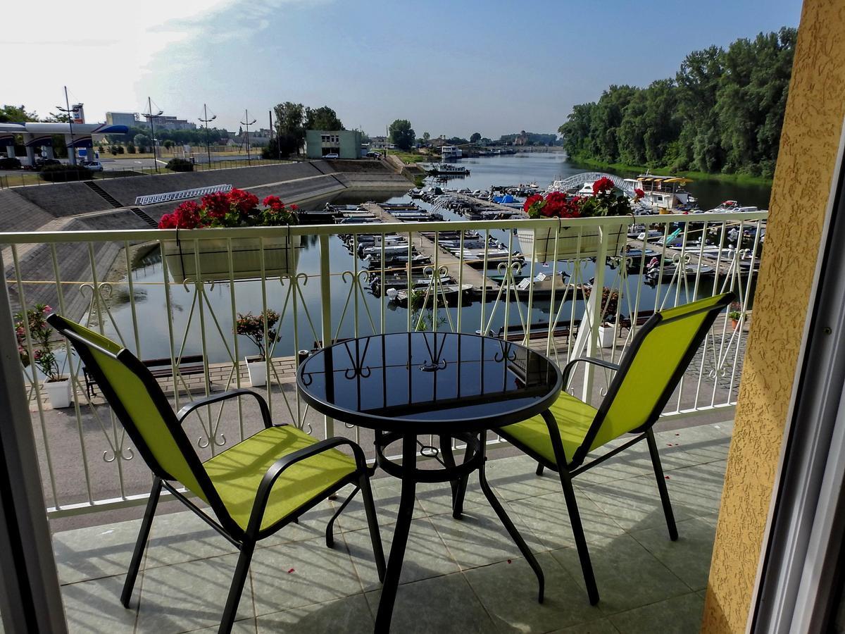 אפטין Apartments Marina מראה חיצוני תמונה